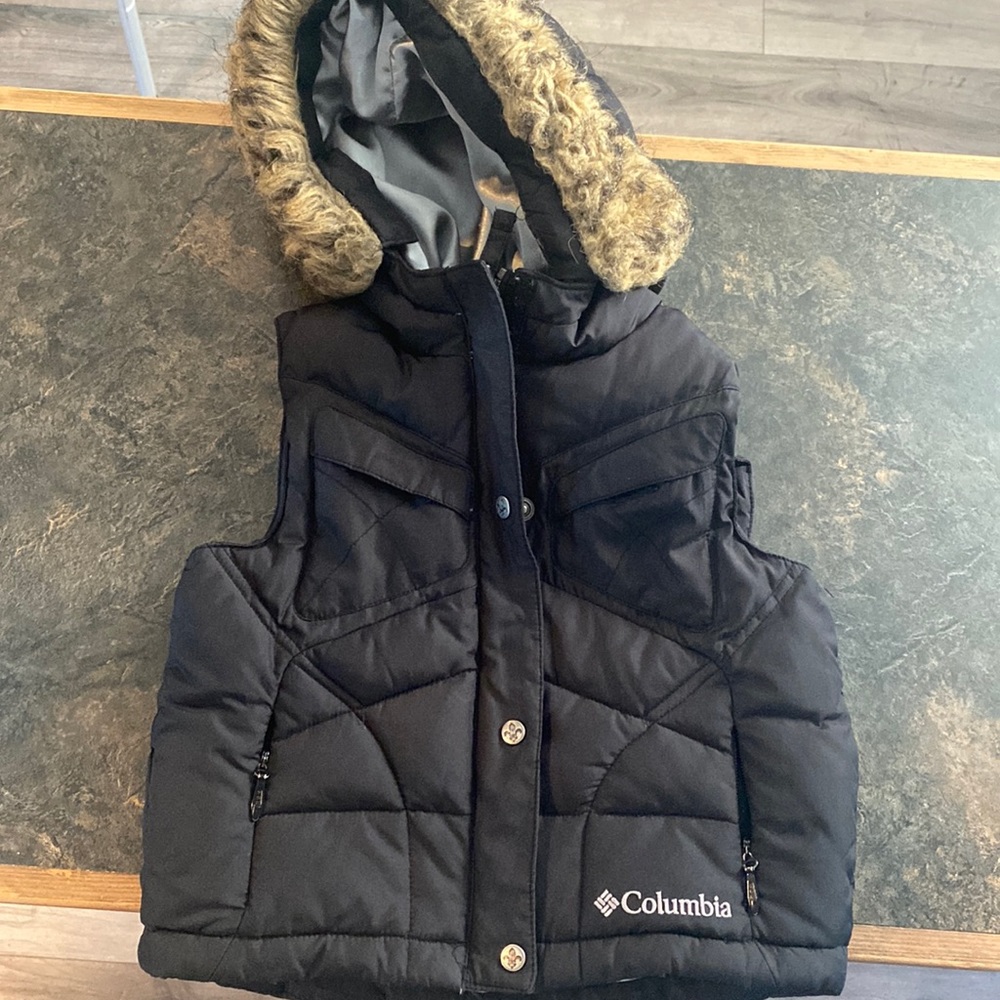 Size 4/5 Columbia black vest